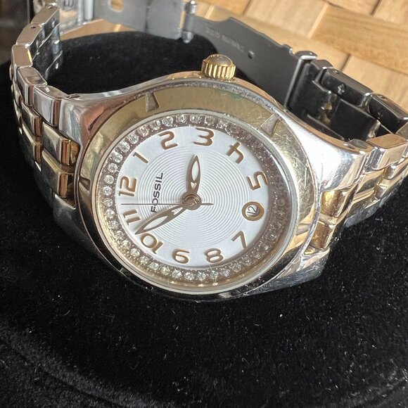 Fossil Vintage Two-Toned QZ Watch - Picture 3 of 4
